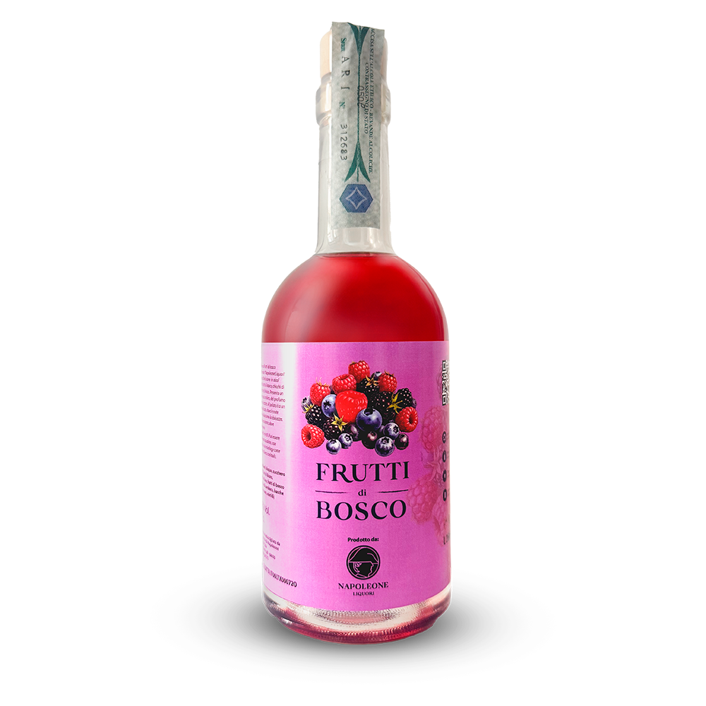 Bottiglia trasparente di liquore ai frutti di bosco rosso